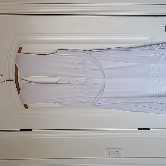 BEBE White and Flowy Beach Vacation Dress - Picture 6 of 12
